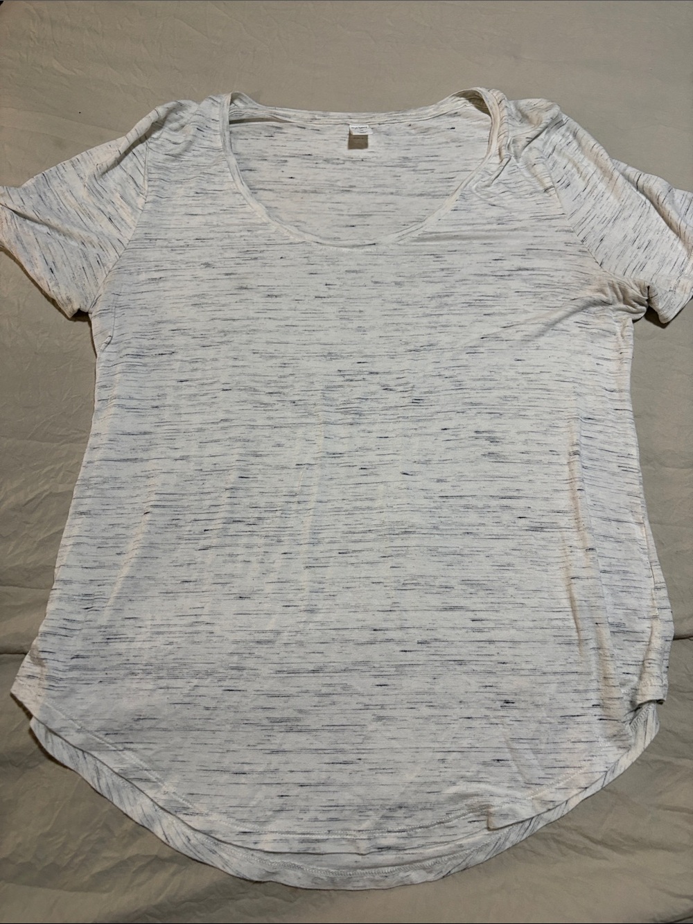 Old Navy White Space-Dye V-Neck Short Sleeve Top